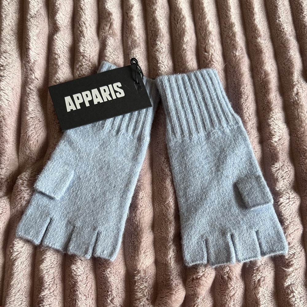 Apparis Light Gray Fingerless Gloves